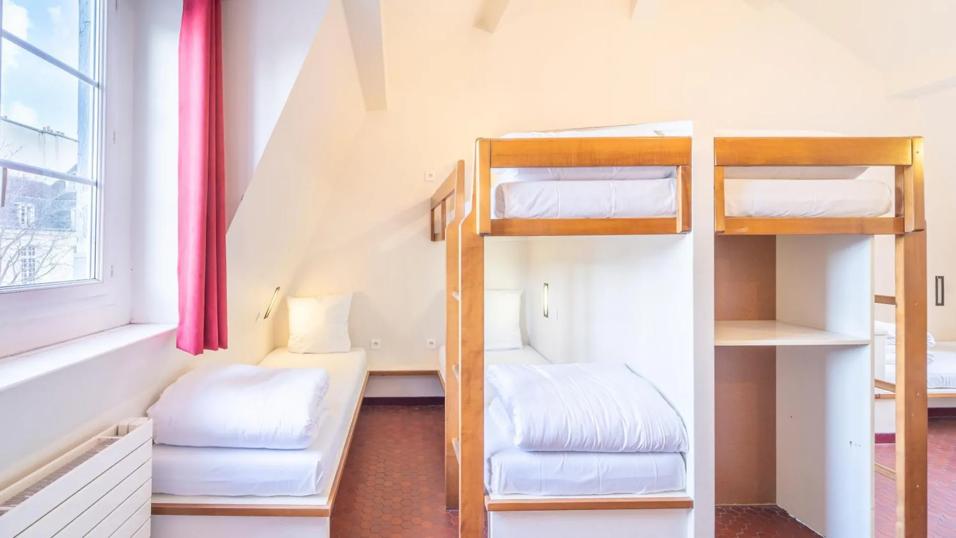 Mije Marais Hostel