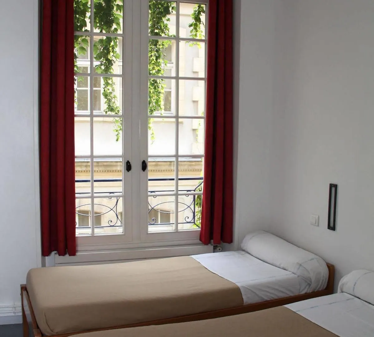 Hostel Mije Marais Hostel *