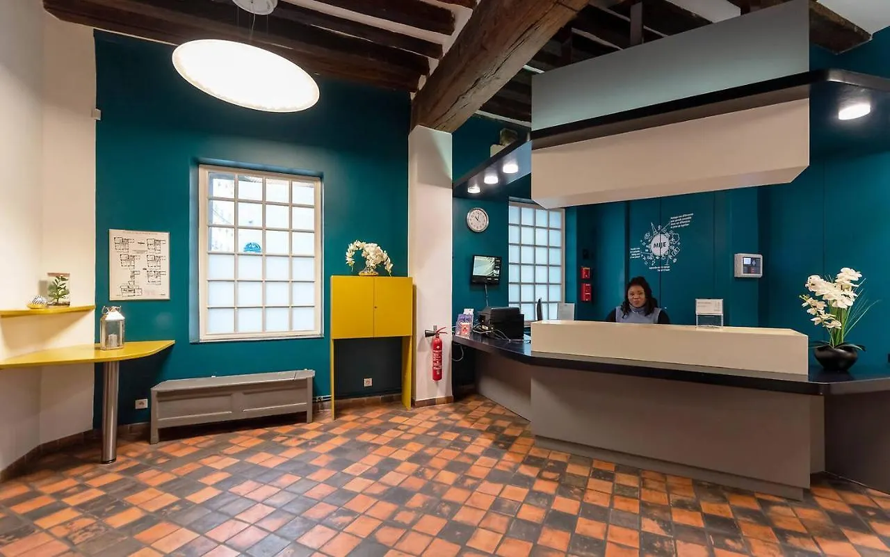 Mije Marais Hostel *